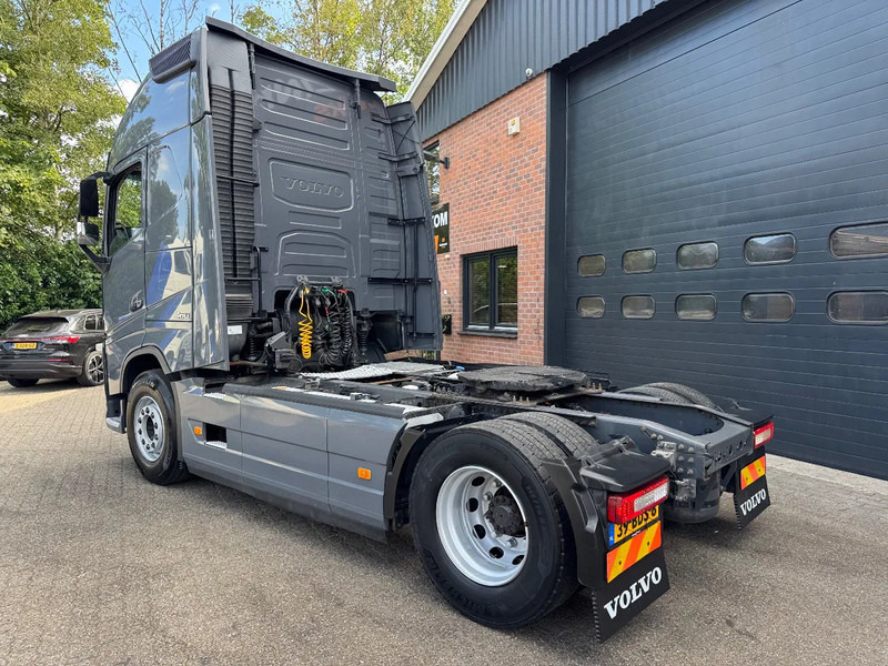 Volvo FH 460 Globetrotter XL I-Park Cool 2x tank VEB+ NL Truck - Tegljač: slika 2 Volvo FH 460 Globetrotter XL I-Park Cool 2x tank VEB+ NL Truck - Tegljač: slika 2