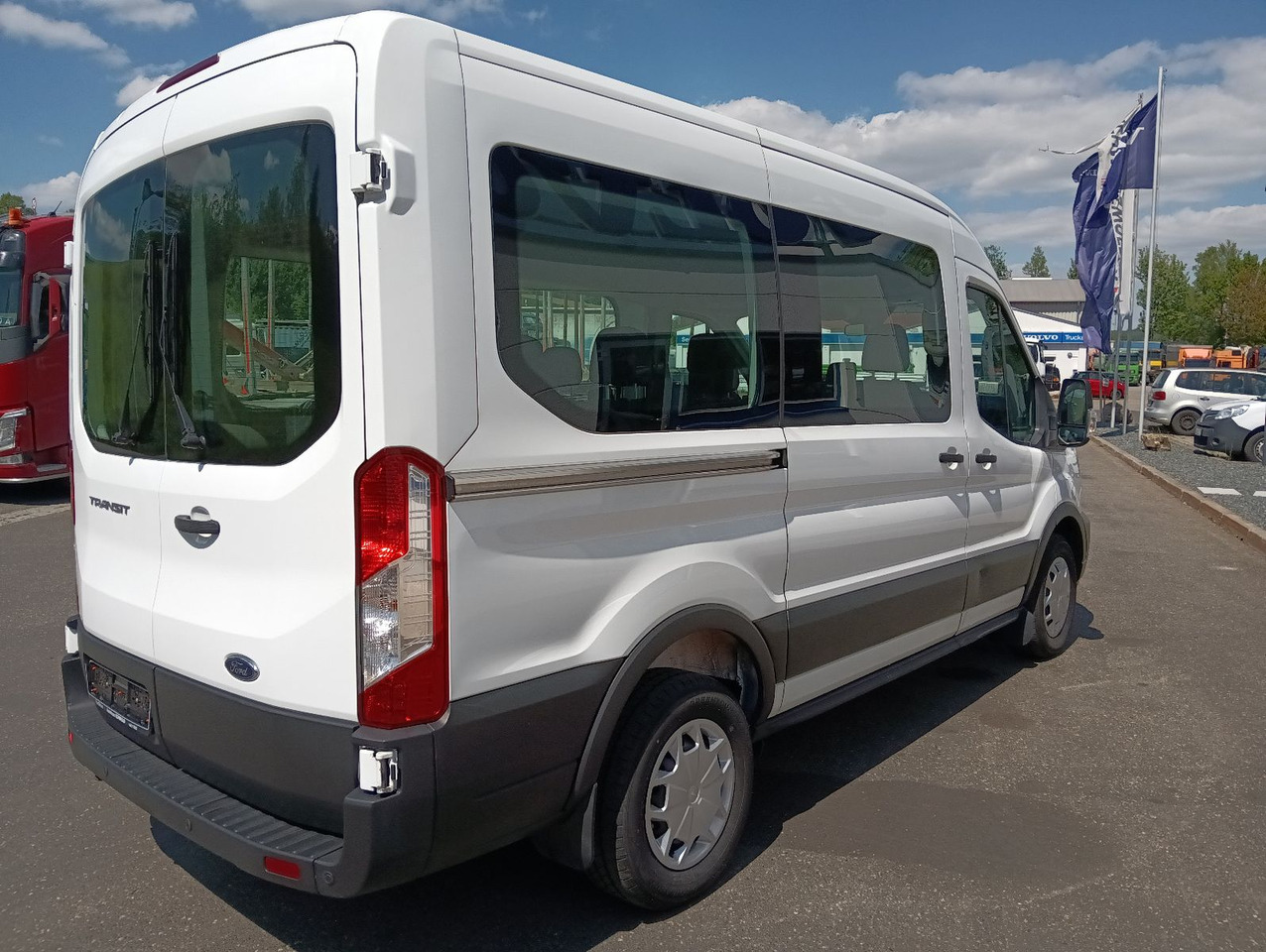 Ford Transit Kombi 350 L2 Trend 9-Sitzer 2xHeizung/Kl - Putnički kombi, Dostavno vozilo sa duplom kabinom: slika 3 Ford Transit Kombi 350 L2 Trend 9-Sitzer 2xHeizung/Kl - Putnički kombi, Dostavno vozilo sa duplom kabinom: slika 3