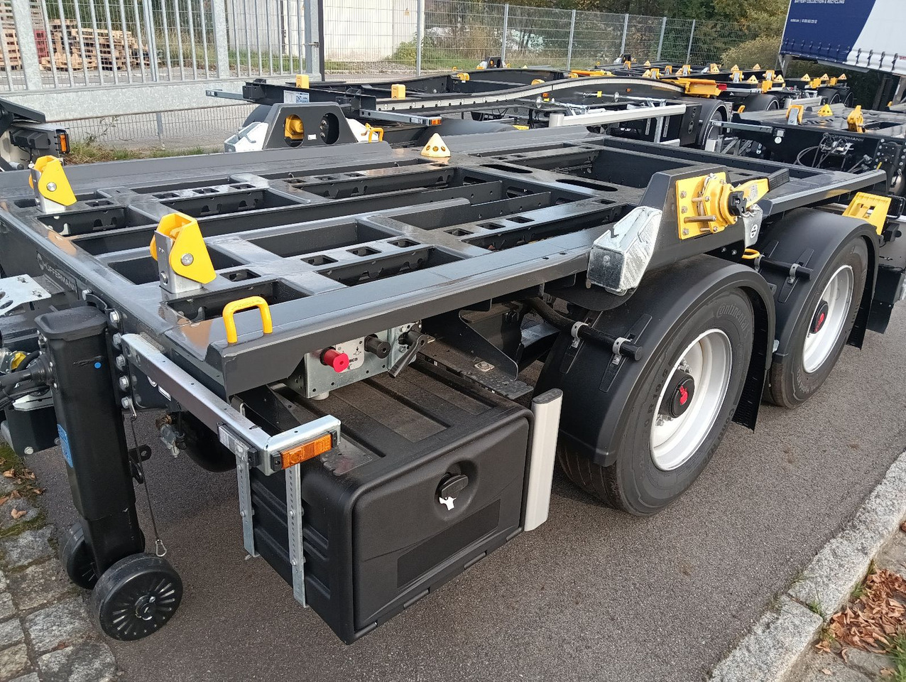 Hüffermann 2-A-MINI-CARRIER SAFETYFIX VERZINKT NEU TOP-PREI - Abrol/ Autopodizač prikolica: slika 1 Hüffermann 2-A-MINI-CARRIER SAFETYFIX VERZINKT NEU TOP-PREI - Abrol/ Autopodizač prikolica: slika 1