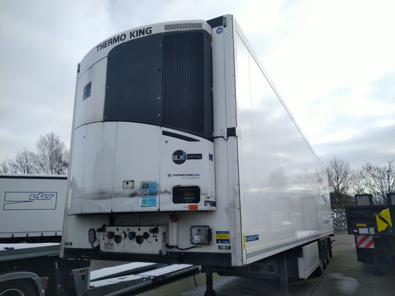 Krone SDR27eL4-MT Blumen BiTemp TK SLXi Double Rolltor - Poluprikolica sa zatvorenim sandukom: slika 4 Krone SDR27eL4-MT Blumen BiTemp TK SLXi Double Rolltor - Poluprikolica sa zatvorenim sandukom: slika 4