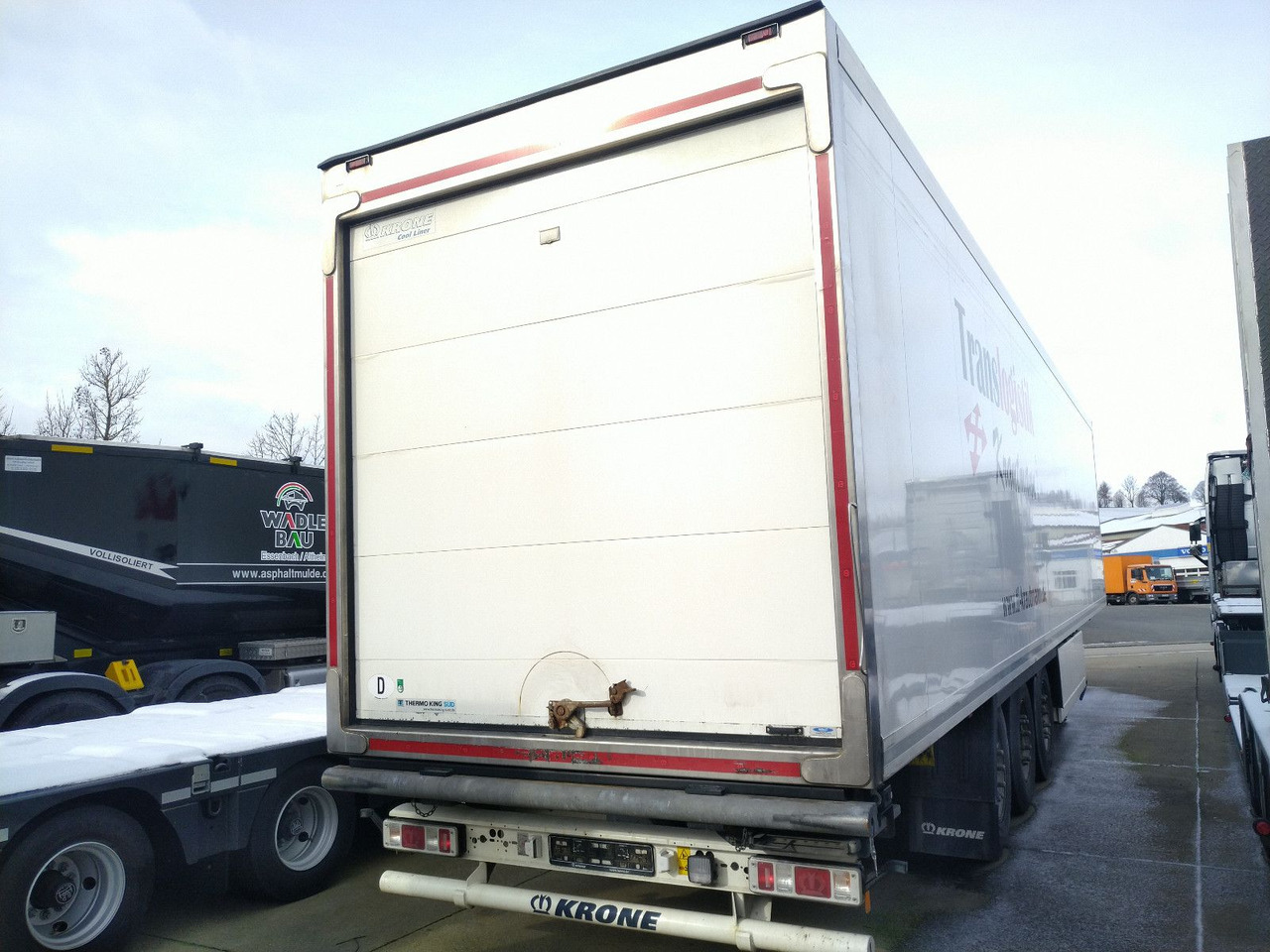 Krone SDR27eL4-MT Blumen BiTemp TK SLXi Double Rolltor - Poluprikolica sa zatvorenim sandukom: slika 2 Krone SDR27eL4-MT Blumen BiTemp TK SLXi Double Rolltor - Poluprikolica sa zatvorenim sandukom: slika 2