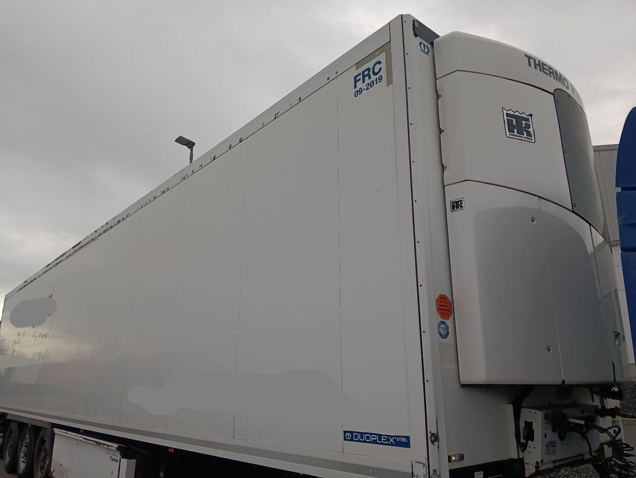 Krone SDR27eL4 ThermoKing SLX300 5777h Blumenbr Doppel - Poluprikolica sa zatvorenim sandukom: slika 3 Krone SDR27eL4 ThermoKing SLX300 5777h Blumenbr Doppel - Poluprikolica sa zatvorenim sandukom: slika 3