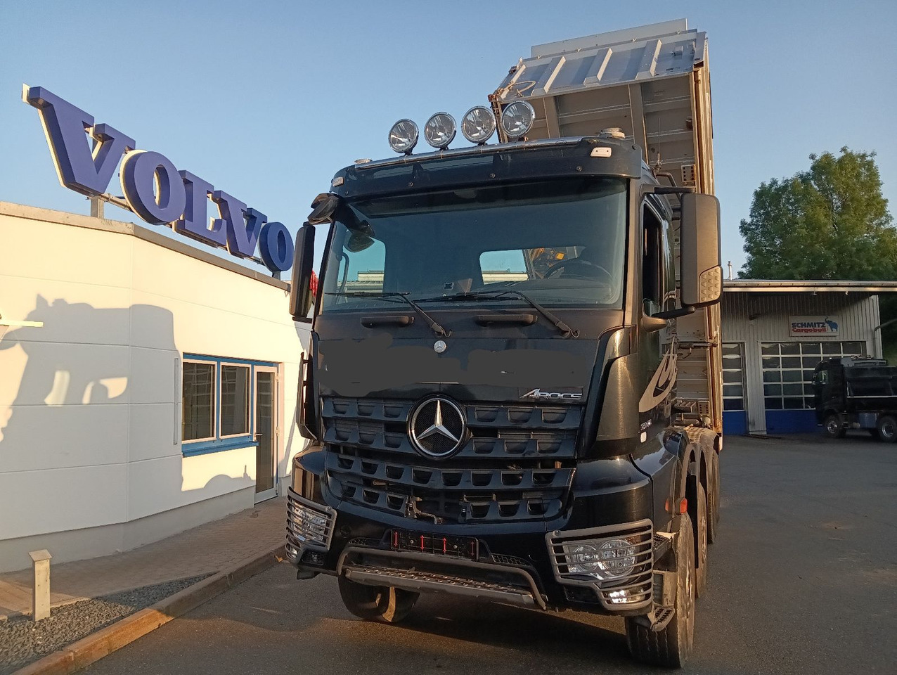 Mercedes-Benz AROCS 3246 8x4 MEILLER 3-Seiten Bordmatic SCHALT - Istovarivač: slika 4 Mercedes-Benz AROCS 3246 8x4 MEILLER 3-Seiten Bordmatic SCHALT - Istovarivač: slika 4