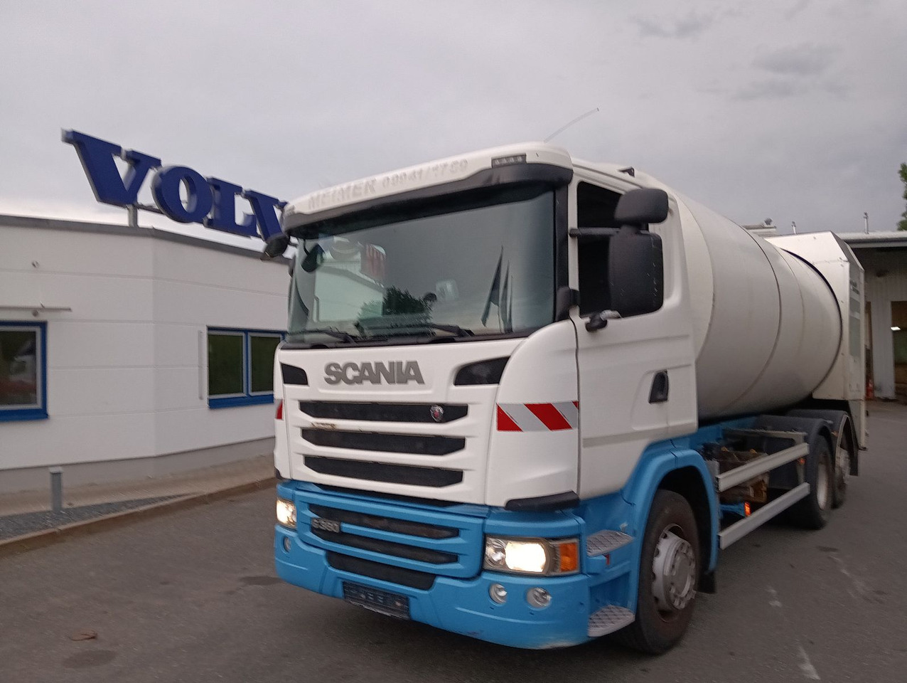 Scania G360 6x2 RETARDER FAUN ROTOPRESS 521L Zöller 230 - Kamion za smeće: slika 4 Scania G360 6x2 RETARDER FAUN ROTOPRESS 521L Zöller 230 - Kamion za smeće: slika 4