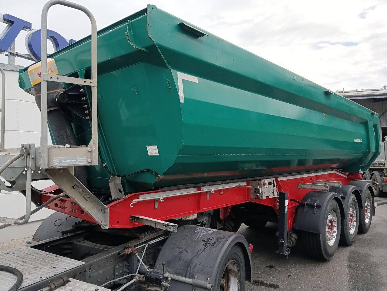 Schwarzmüller 3-A Stahlulde HARDOX ALCOA 25m3 SAF Lift 6180kg - Poluprikolica istovarivača: slika 2 Schwarzmüller 3-A Stahlulde HARDOX ALCOA 25m3 SAF Lift 6180kg - Poluprikolica istovarivača: slika 2