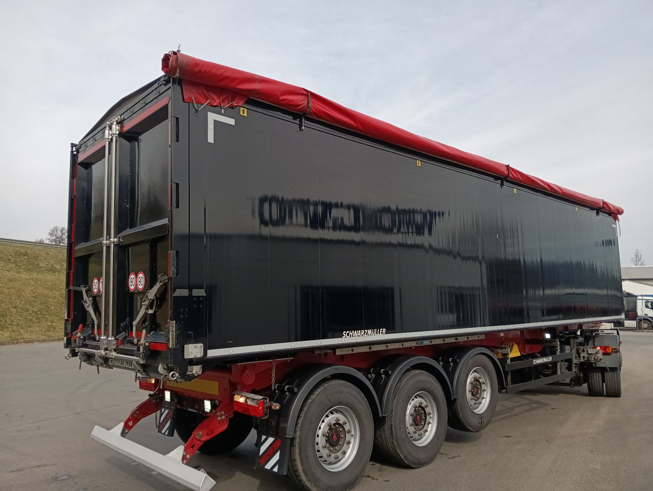 Schwarzmüller K-Serie ALU 54m3 Getreide 6250kg TopZustand - Poluprikolica istovarivača: slika 2 Schwarzmüller K-Serie ALU 54m3 Getreide 6250kg TopZustand - Poluprikolica istovarivača: slika 2