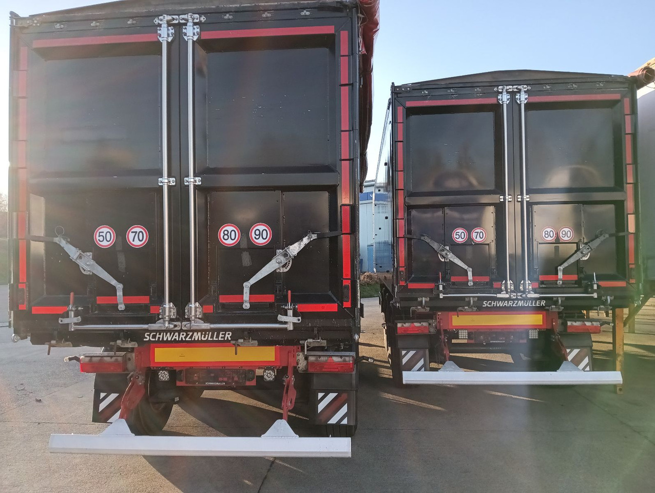 Schwarzmüller K-Serie ALU 54m3 Getreide Nur 69.340km 6250kg - Poluprikolica istovarivača: slika 5 Schwarzmüller K-Serie ALU 54m3 Getreide Nur 69.340km 6250kg - Poluprikolica istovarivača: slika 5