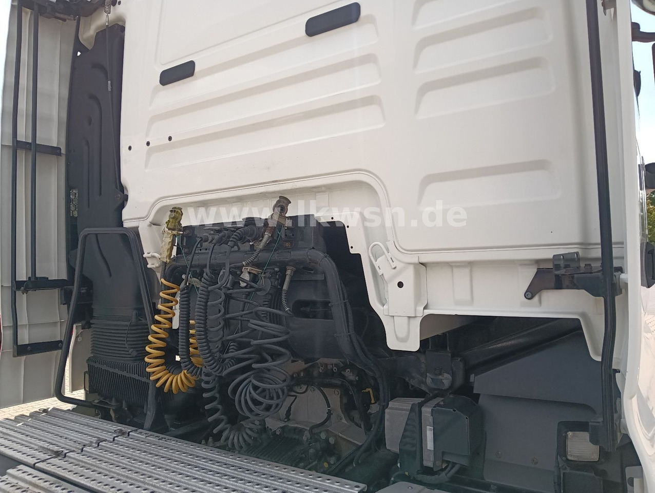 Tegljač MAN TGX 18:440 FLT XLX 2xTank Klima Spoiler Kühlbox MAN TGX 18:440 FLT XLX 2xTank Klima Spoiler Kühlbox: slika 22