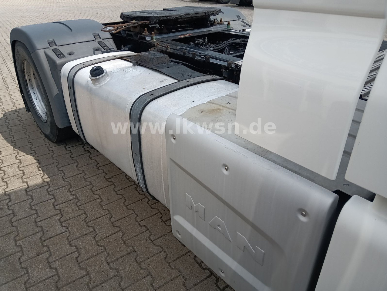 Tegljač MAN TGX 18:440 FLT XLX 2xTank Klima Spoiler Kühlbox MAN TGX 18:440 FLT XLX 2xTank Klima Spoiler Kühlbox: slika 20