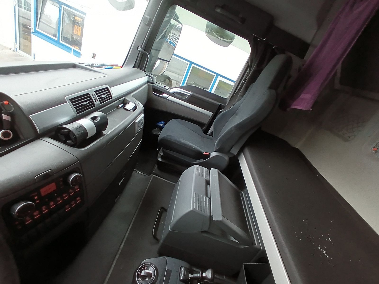 Tegljač MAN TGX 18:440 FLT XLX 2xTank Klima Spoiler Kühlbox MAN TGX 18:440 FLT XLX 2xTank Klima Spoiler Kühlbox: slika 33