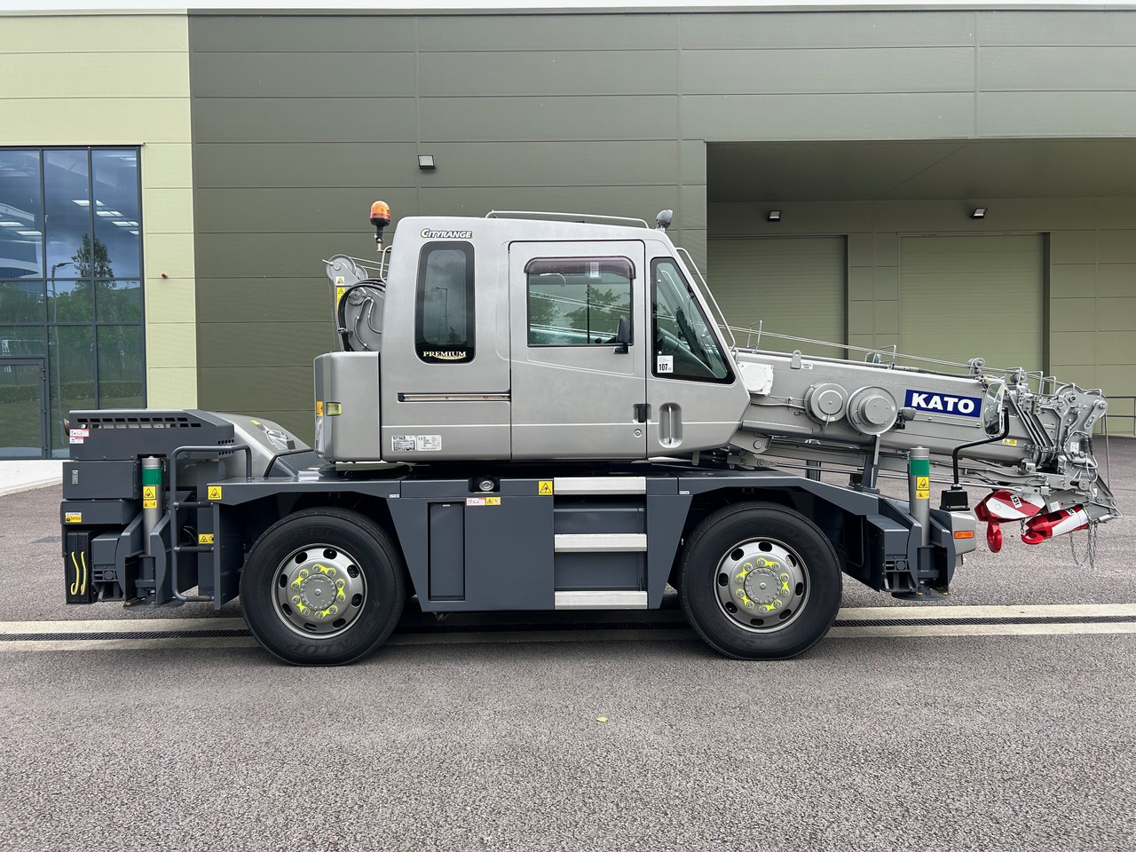 KATO 13 Ton City Crane - Excellent Condition - Pokretni kran: slika 3 KATO 13 Ton City Crane - Excellent Condition - Pokretni kran: slika 3