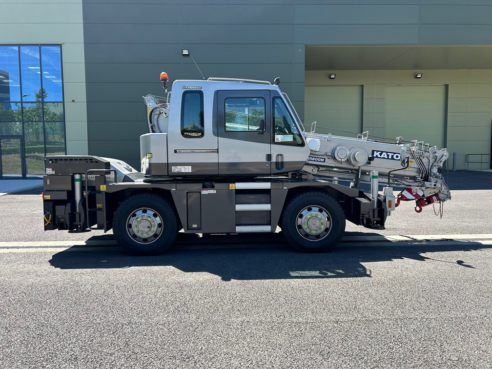 KATO 13 Ton City Crane with Only 6,822kms and 1,362 hours from New - Autokran za sve terene: slika 4 KATO 13 Ton City Crane with Only 6,822kms and 1,362 hours from New - Autokran za sve terene: slika 4