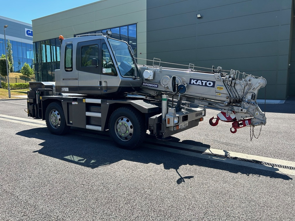 KATO 13 Ton City Crane with Only 6,822kms and 1,362 hours from New - Autokran za sve terene: slika 3 KATO 13 Ton City Crane with Only 6,822kms and 1,362 hours from New - Autokran za sve terene: slika 3