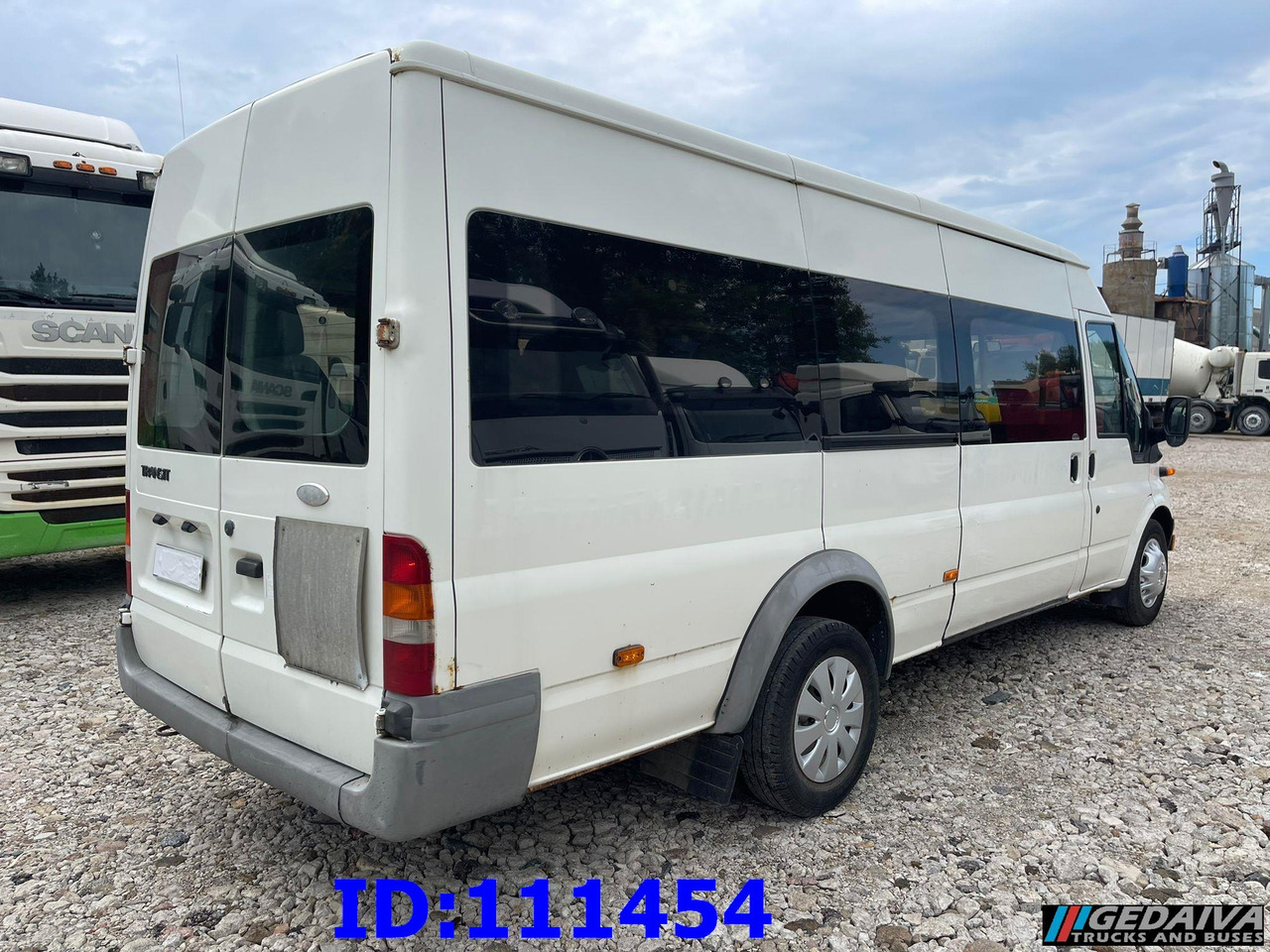 FORD Transit Manual 17-seater - Turistički autobus: slika 4 FORD Transit Manual 17-seater - Turistički autobus: slika 4