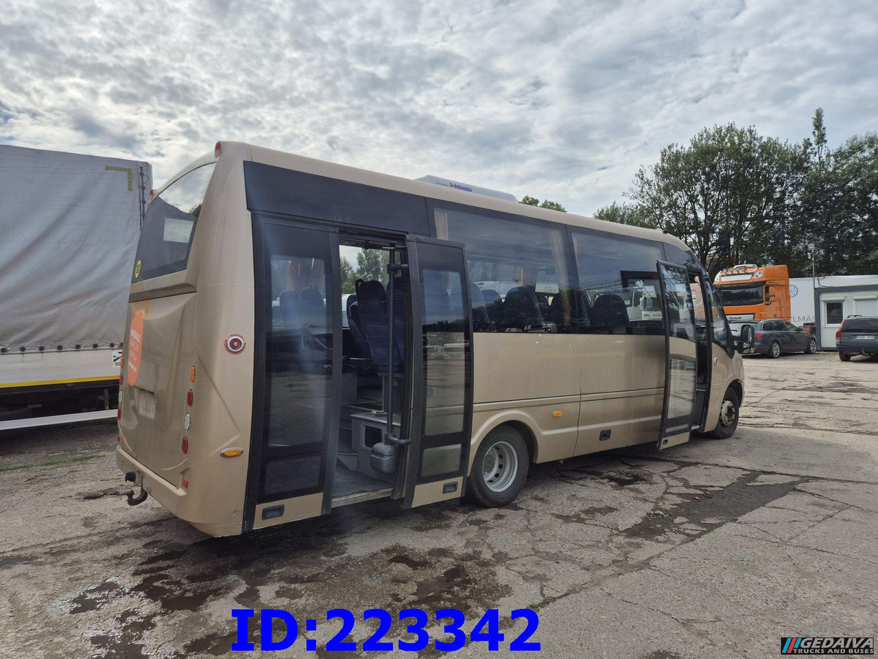 IVECO Rosero Euro5 34-Place (Gearbox defekt) - Turistički autobus: slika 5 IVECO Rosero Euro5 34-Place (Gearbox defekt) - Turistički autobus: slika 5