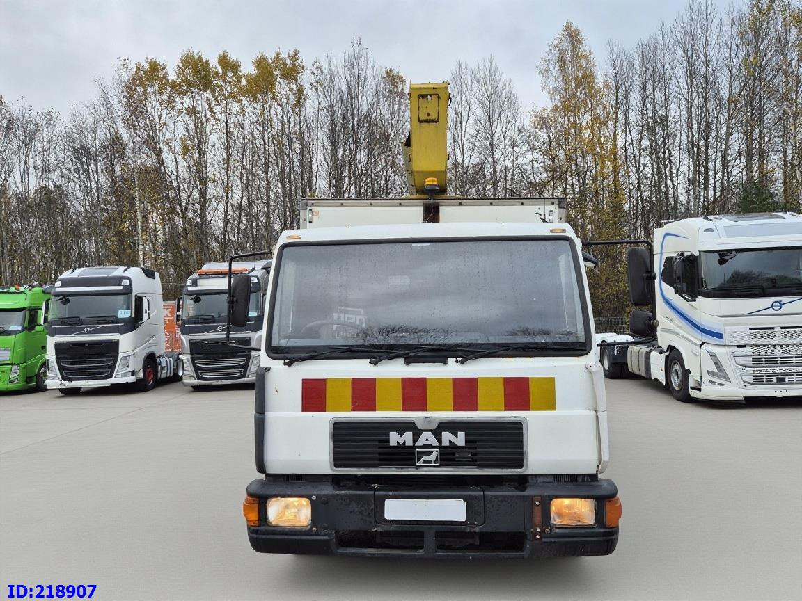 MAN LE 220C + Sky King 179TV - Vazdušna platforma montirana na kamion, Korisno/ Posebno vozilo: slika 2 MAN LE 220C + Sky King 179TV - Vazdušna platforma montirana na kamion, Korisno/ Posebno vozilo: slika 2