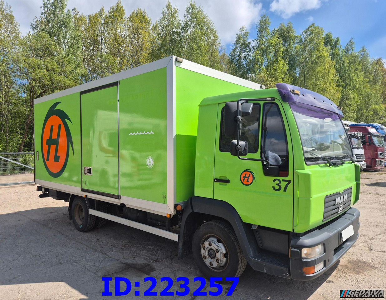 MAN LE 8.150 Manual 139tkm ONLY - Kamion sa zatvorenim sandukom: slika 4 MAN LE 8.150 Manual 139tkm ONLY - Kamion sa zatvorenim sandukom: slika 4