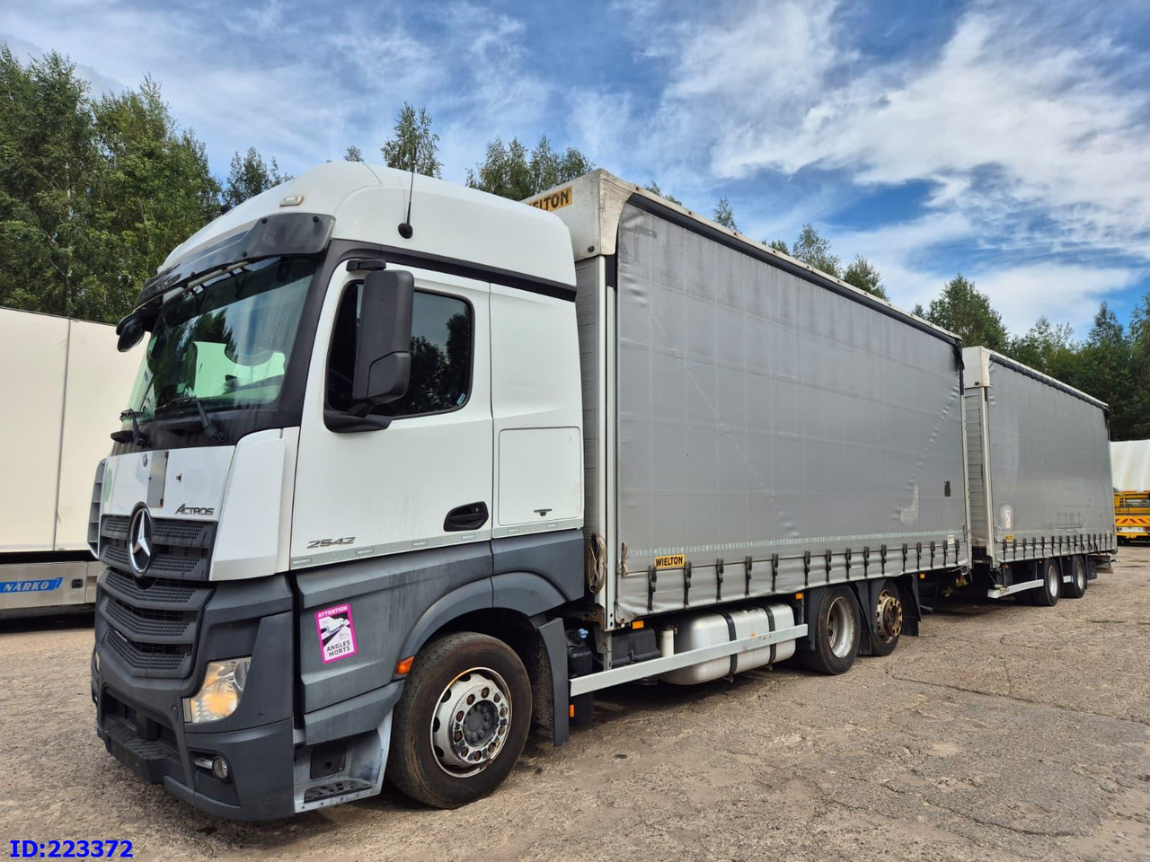 MERCEDES-BENZ Actros 2542 6x2 Euro6 + Wielton trailer - Kamion sa ceradom: slika 1 MERCEDES-BENZ Actros 2542 6x2 Euro6 + Wielton trailer - Kamion sa ceradom: slika 1