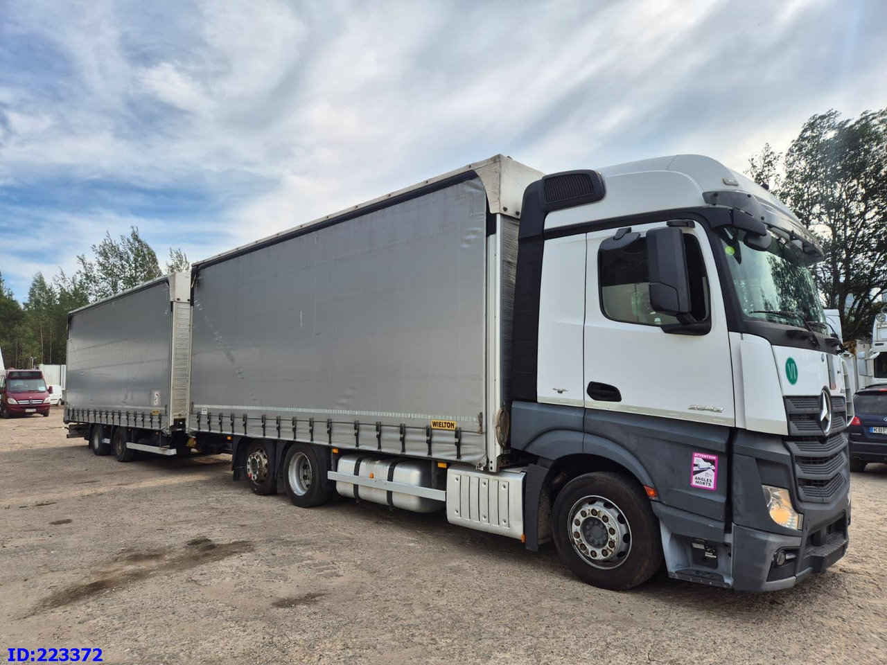 MERCEDES-BENZ Actros 2542 6x2 Euro6 + Wielton trailer - Kamion sa ceradom: slika 4 MERCEDES-BENZ Actros 2542 6x2 Euro6 + Wielton trailer - Kamion sa ceradom: slika 4
