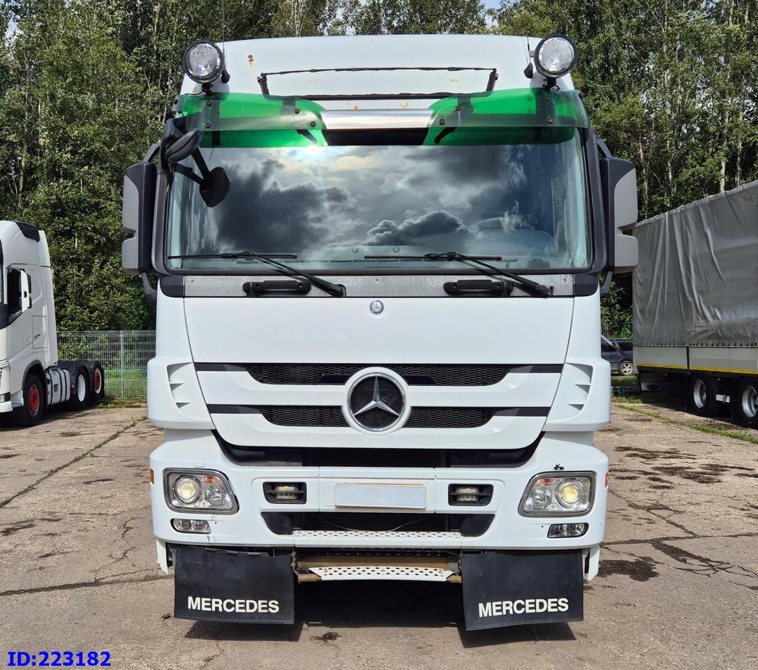 MERCEDES-BENZ Actros 2551 8x2 V8 Retarder - Kamion sa hidrauličnom kukom: slika 2 MERCEDES-BENZ Actros 2551 8x2 V8 Retarder - Kamion sa hidrauličnom kukom: slika 2