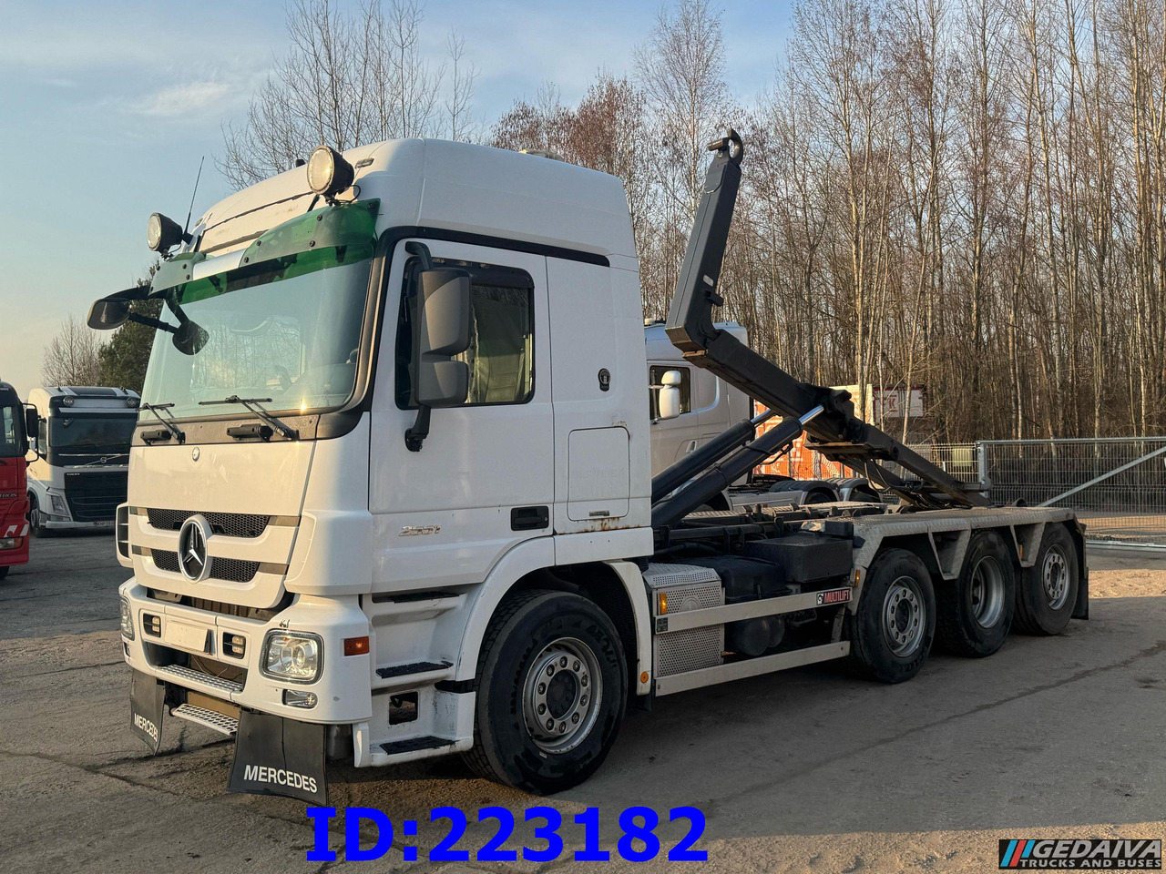 MERCEDES-BENZ Actros 2551 8x2 V8 Retarder - Kamion sa hidrauličnom kukom: slika 1 MERCEDES-BENZ Actros 2551 8x2 V8 Retarder - Kamion sa hidrauličnom kukom: slika 1
