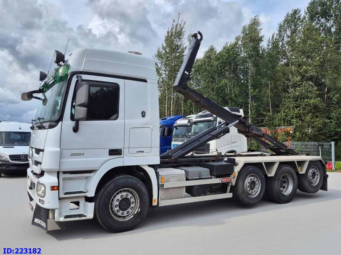 MERCEDES-BENZ Actros 2551 8x2 V8 Retarder - Kamion sa hidrauličnom kukom: slika 2 MERCEDES-BENZ Actros 2551 8x2 V8 Retarder - Kamion sa hidrauličnom kukom: slika 2