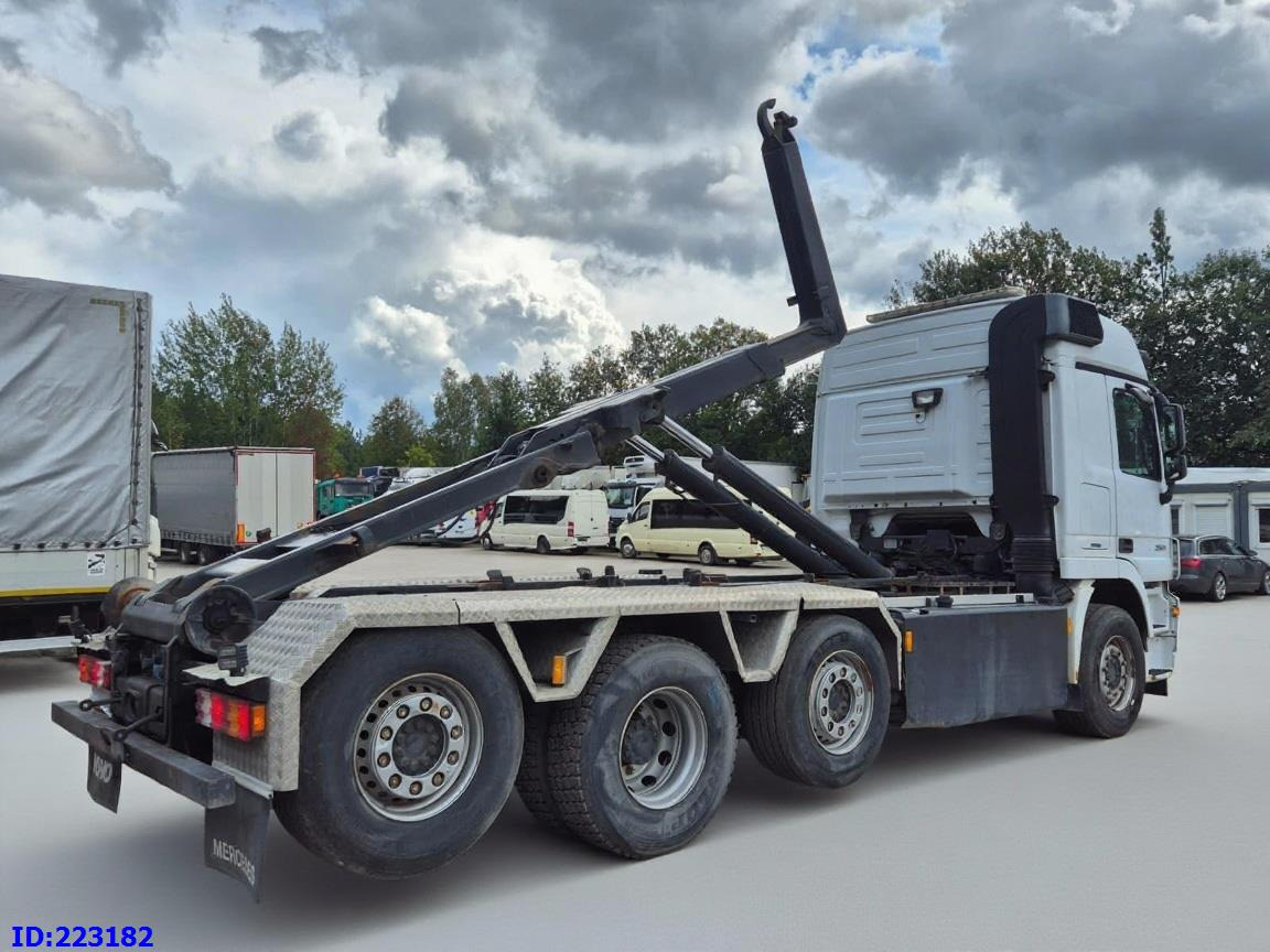 MERCEDES-BENZ Actros 2551 8x2 V8 Retarder - Kamion sa hidrauličnom kukom: slika 4 MERCEDES-BENZ Actros 2551 8x2 V8 Retarder - Kamion sa hidrauličnom kukom: slika 4