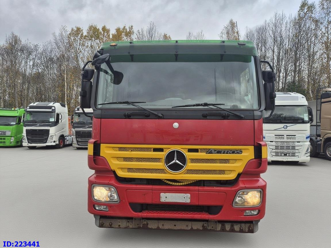 MERCEDES-BENZ Actros 2636 6X4 (3pedals) - Kamion sa golom šasijom i zatvorenom kabinom: slika 2 MERCEDES-BENZ Actros 2636 6X4 (3pedals) - Kamion sa golom šasijom i zatvorenom kabinom: slika 2