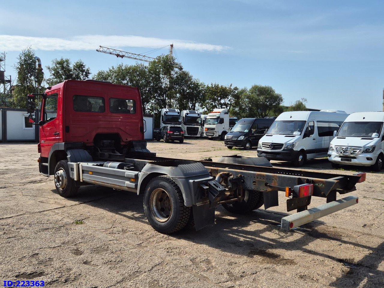 MERCEDES-BENZ Atego 1218 - Full steel - Manual (3 seats) - Kamion sa golom šasijom i zatvorenom kabinom: slika 4 MERCEDES-BENZ Atego 1218 - Full steel - Manual (3 seats) - Kamion sa golom šasijom i zatvorenom kabinom: slika 4
