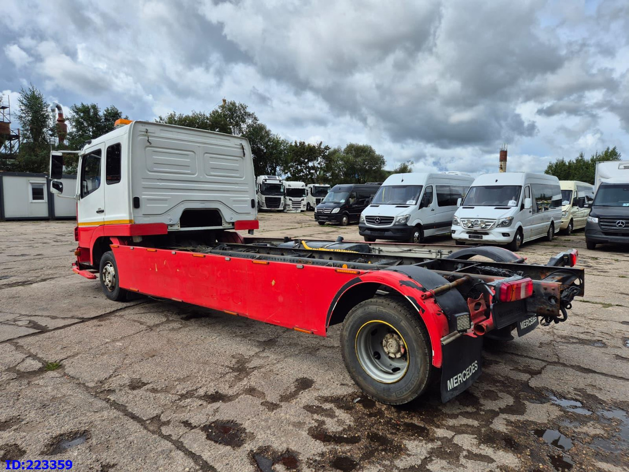 MERCEDES-BENZ Atego 1224 - Kamion sa golom šasijom i zatvorenom kabinom: slika 5 MERCEDES-BENZ Atego 1224 - Kamion sa golom šasijom i zatvorenom kabinom: slika 5