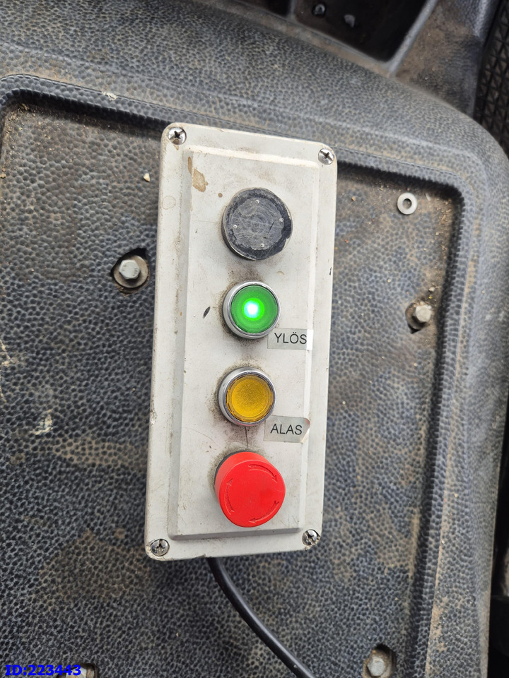 Kamion sa tovarnim sandukom MERCEDES-BENZ Atego 1326 4×4: slika 19 Kamion sa tovarnim sandukom MERCEDES-BENZ Atego 1326 4×4: slika 19