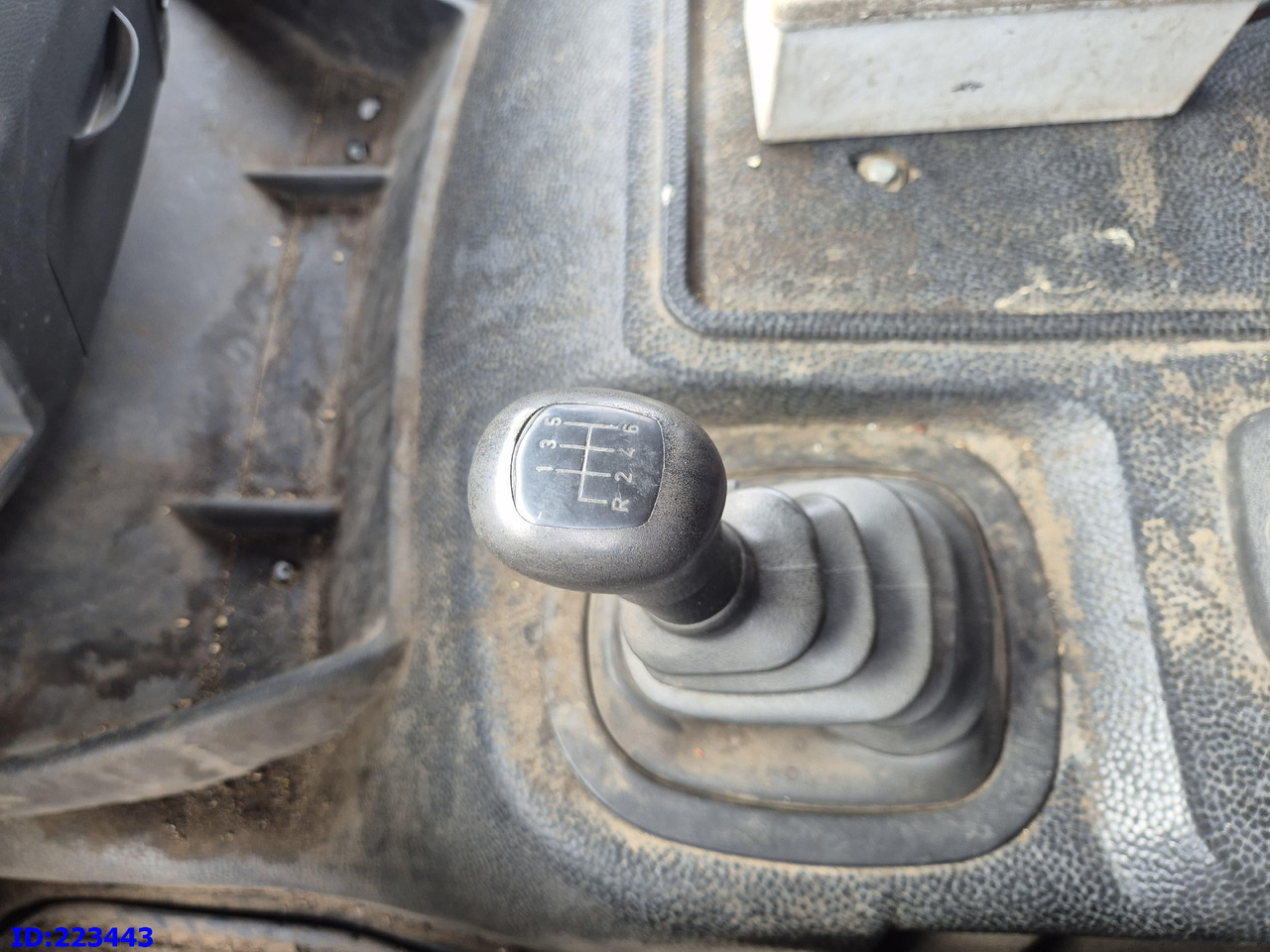 Kamion sa tovarnim sandukom MERCEDES-BENZ Atego 1326 4×4: slika 18 Kamion sa tovarnim sandukom MERCEDES-BENZ Atego 1326 4×4: slika 18