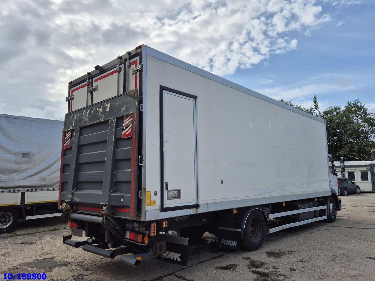 MERCEDES-BENZ Axor 1829 Euro5 Manual + Tail lift - Hladnjača: slika 5 MERCEDES-BENZ Axor 1829 Euro5 Manual + Tail lift - Hladnjača: slika 5