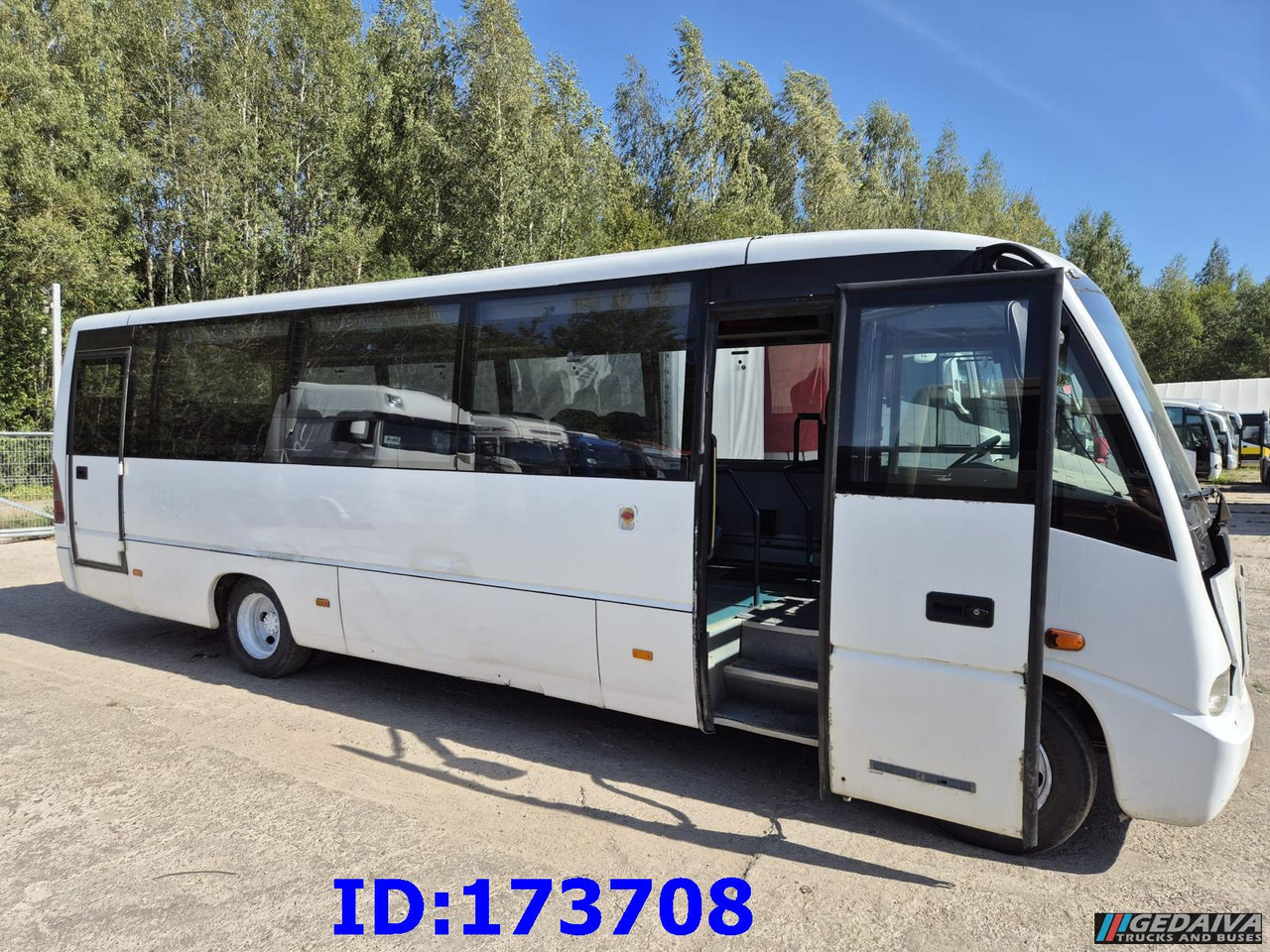 MERCEDES-BENZ Medio 30 Seat - Turistički autobus: slika 5 MERCEDES-BENZ Medio 30 Seat - Turistički autobus: slika 5