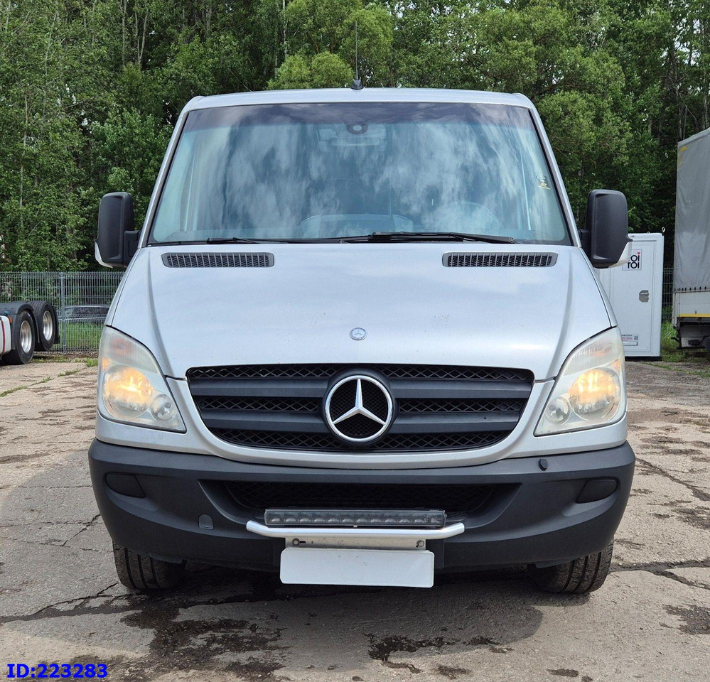 MERCEDES-BENZ Sprinter 313 - Kasten VIP -Euro5 - Turistički autobus: slika 2 MERCEDES-BENZ Sprinter 313 - Kasten VIP -Euro5 - Turistički autobus: slika 2