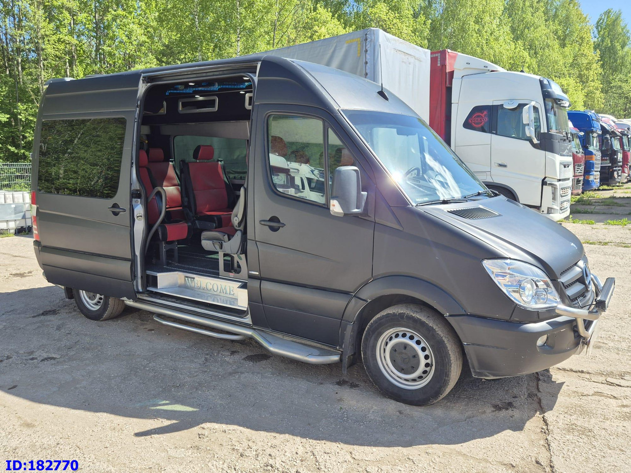 MERCEDES-BENZ Sprinter 319 VIP Euro5 - Turistički autobus: slika 1 MERCEDES-BENZ Sprinter 319 VIP Euro5 - Turistički autobus: slika 1