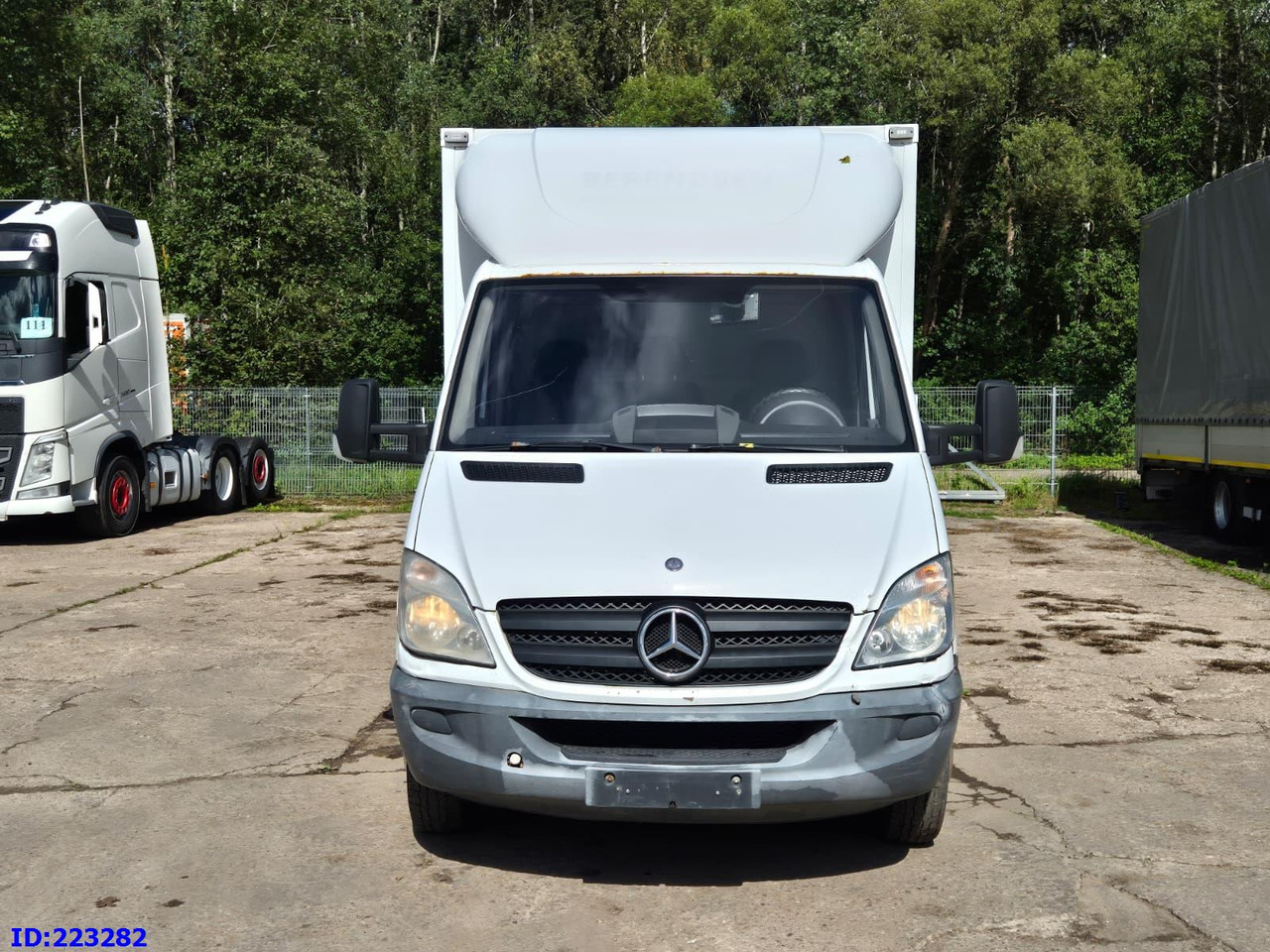 MERCEDES-BENZ Sprinter 516 SUPER - Dostavno vozilo sa zatvorenim sandukom: slika 2 MERCEDES-BENZ Sprinter 516 SUPER - Dostavno vozilo sa zatvorenim sandukom: slika 2
