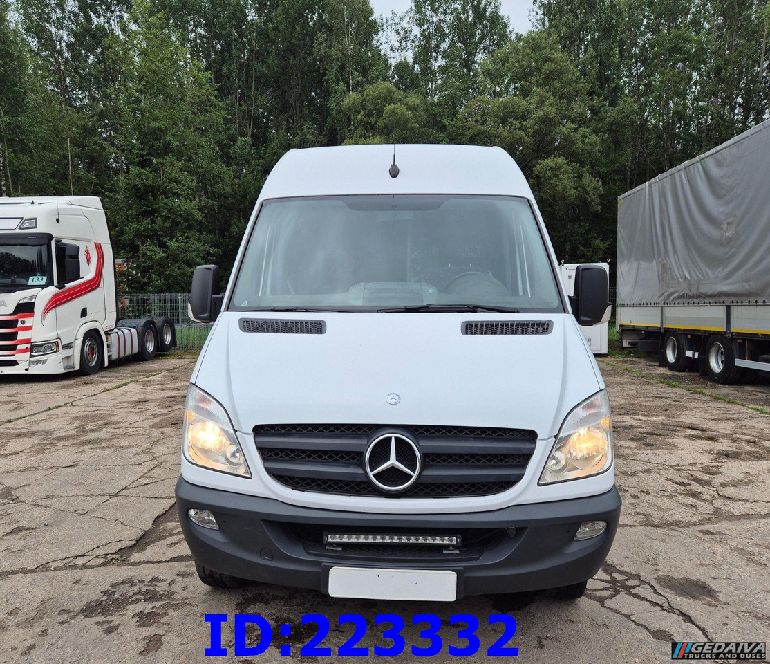 MERCEDES-BENZ Sprinter 516 VIP - 20 places - Turistički autobus: slika 2 MERCEDES-BENZ Sprinter 516 VIP - 20 places - Turistički autobus: slika 2