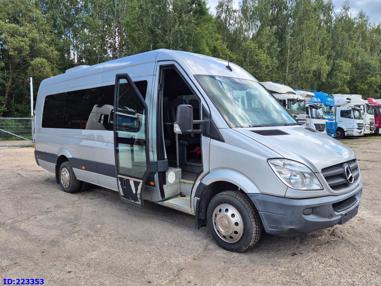 MERCEDES-BENZ Sprinter 518 - 23 Seater - Turistički autobus: slika 4 MERCEDES-BENZ Sprinter 518 - 23 Seater - Turistički autobus: slika 4