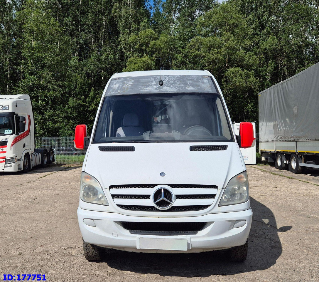 MERCEDES-BENZ Sprinter 518 - VIP - 17-seater - Turistički autobus: slika 2 MERCEDES-BENZ Sprinter 518 - VIP - 17-seater - Turistički autobus: slika 2