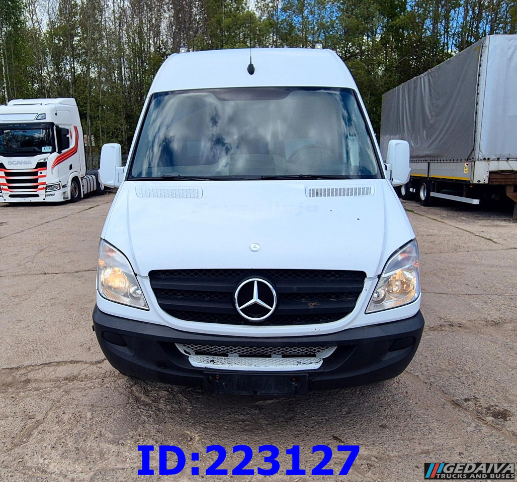 MERCEDES-BENZ Sprinter 518 - VIP -19 Seater - Turistički autobus: slika 2 MERCEDES-BENZ Sprinter 518 - VIP -19 Seater - Turistički autobus: slika 2