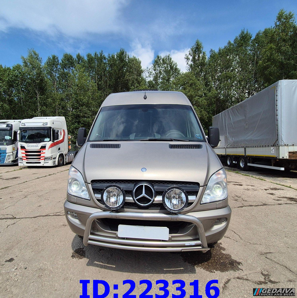 MERCEDES-BENZ Sprinter 519 VIP - 18 Seater - Euro 5 - Turistički autobus: slika 2 MERCEDES-BENZ Sprinter 519 VIP - 18 Seater - Euro 5 - Turistički autobus: slika 2