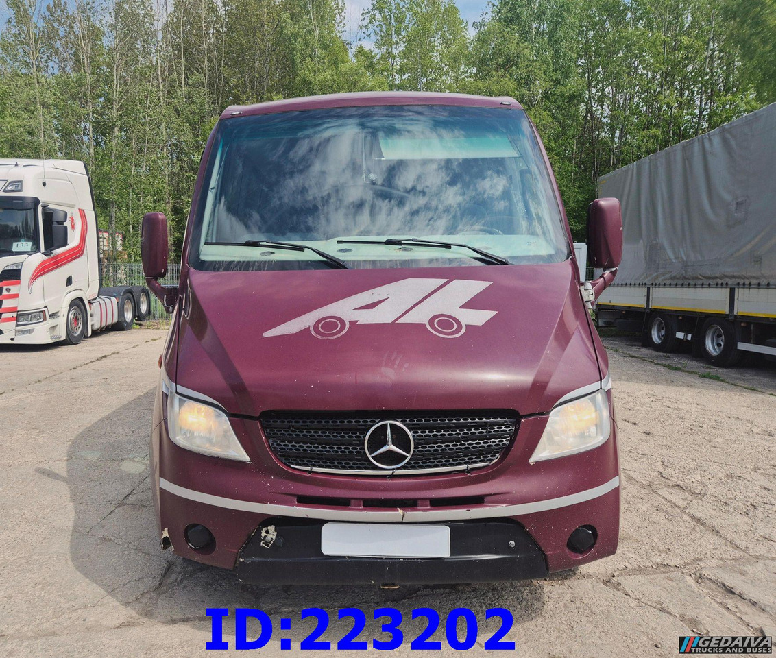 MERCEDES-BENZ Sunrider 818D Vario 33 - Seater - Turistički autobus: slika 2 MERCEDES-BENZ Sunrider 818D Vario 33 - Seater - Turistički autobus: slika 2