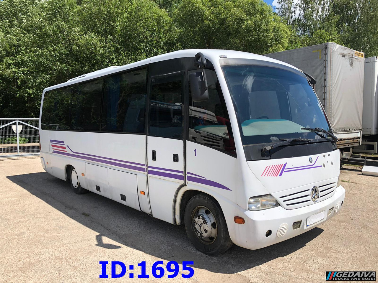 MERCEDES-BENZ Vario Medio 815 30-Seater - Turistički autobus: slika 1 MERCEDES-BENZ Vario Medio 815 30-Seater - Turistički autobus: slika 1