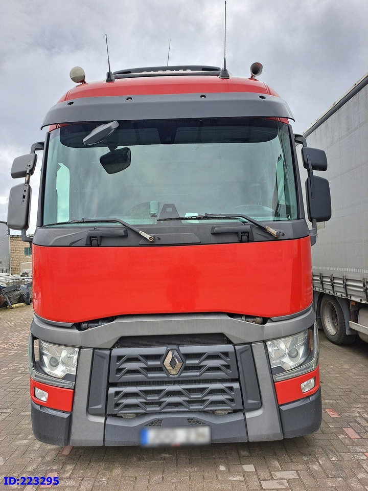 RENAULT T 6x2 Euro 6 Refrigerated + Carrier Supra - Hladnjača: slika 2 RENAULT T 6x2 Euro 6 Refrigerated + Carrier Supra - Hladnjača: slika 2