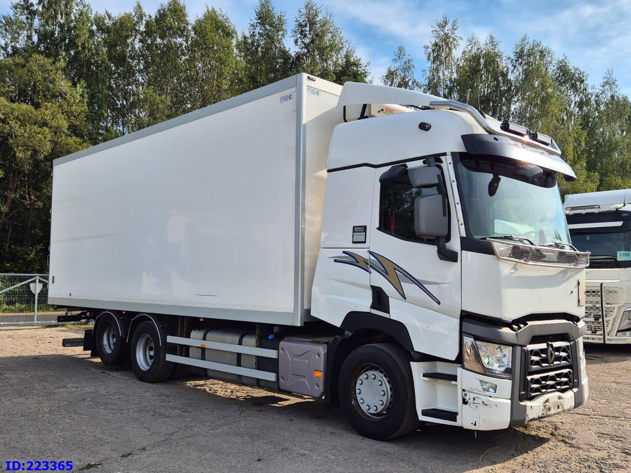 RENAULT T520 6x2 Euro 6 (Box 7.82m) - Kamion sa zatvorenim sandukom: slika 4 RENAULT T520 6x2 Euro 6 (Box 7.82m) - Kamion sa zatvorenim sandukom: slika 4