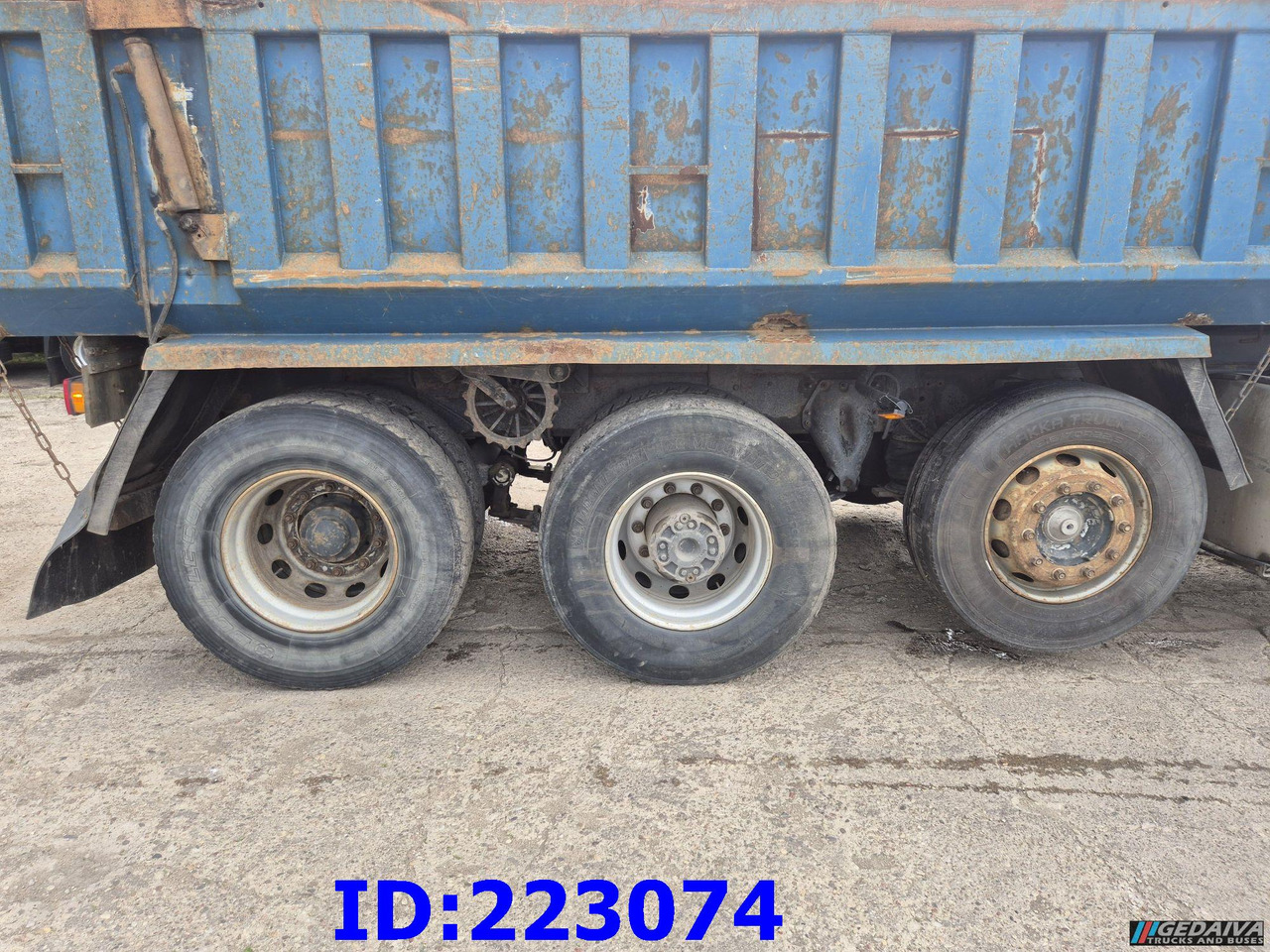 SCANIA 124 8x2 - Manual - Full steel - Istovarivač: slika 5 SCANIA 124 8x2 - Manual - Full steel - Istovarivač: slika 5