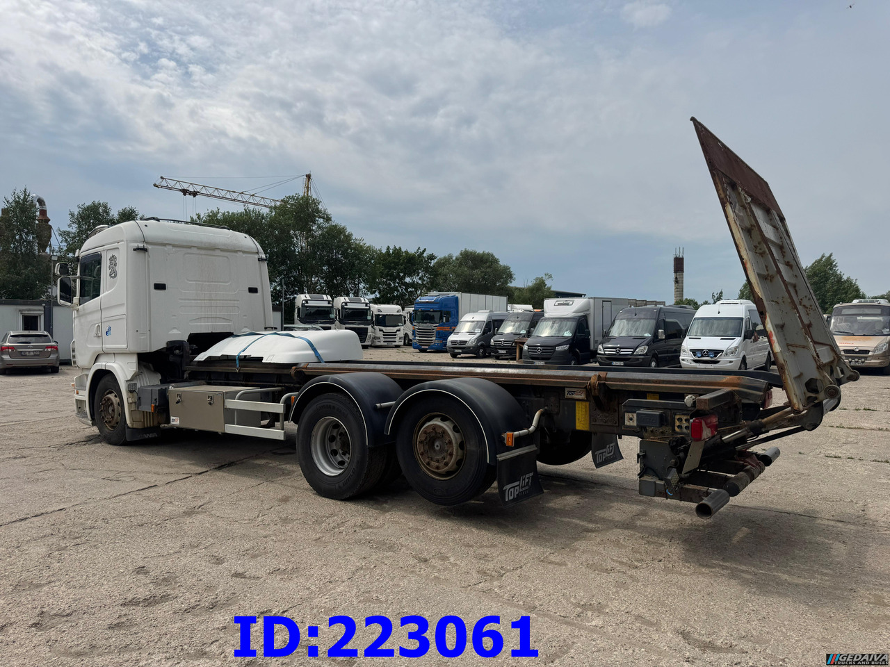 SCANIA R480 6X2 3 Pedals - Kamion sa golom šasijom i zatvorenom kabinom: slika 5 SCANIA R480 6X2 3 Pedals - Kamion sa golom šasijom i zatvorenom kabinom: slika 5
