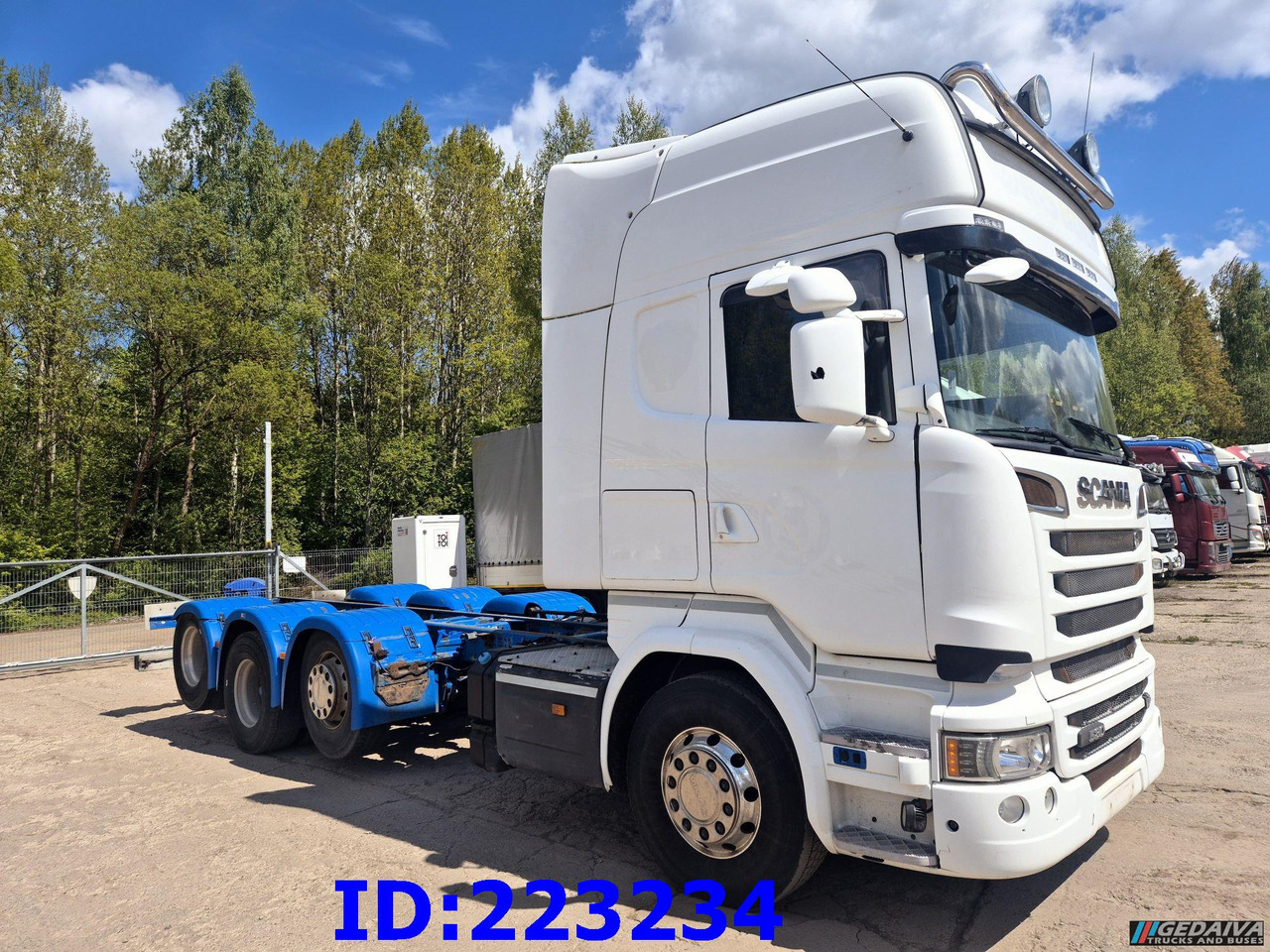 SCANIA R580 8X2 - Steering axle - Euro6 - Kamion sa golom šasijom i zatvorenom kabinom: slika 4 SCANIA R580 8X2 - Steering axle - Euro6 - Kamion sa golom šasijom i zatvorenom kabinom: slika 4