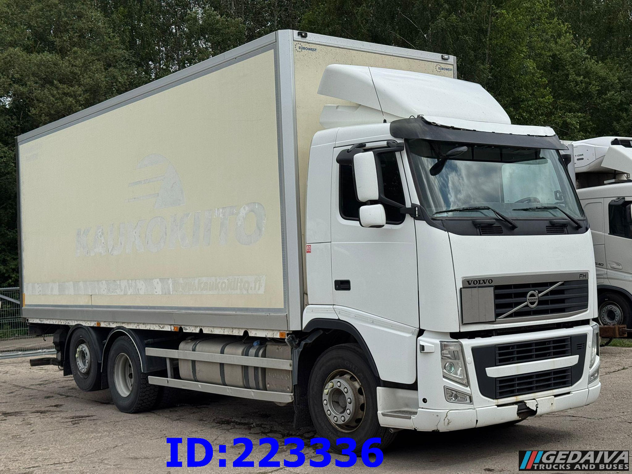 VOLVO FH13 460HP 6x2 OPEN SIDE BOX - Kamion sa zatvorenim sandukom: slika 3 VOLVO FH13 460HP 6x2 OPEN SIDE BOX - Kamion sa zatvorenim sandukom: slika 3